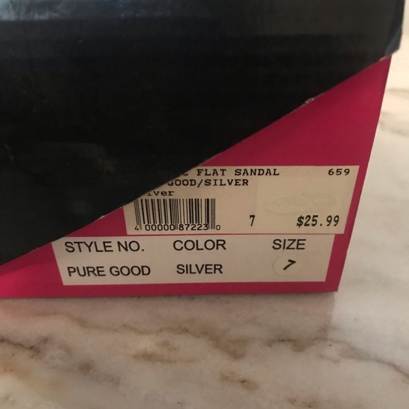 Sandals - Picture 6 of 6